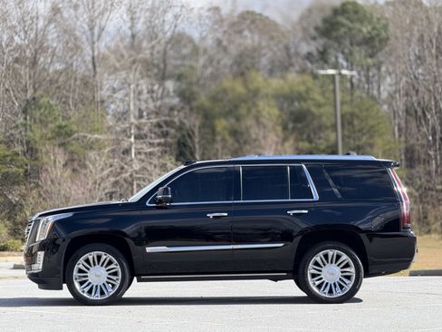 Used 2019 Cadillac Escalade Platinum image 8