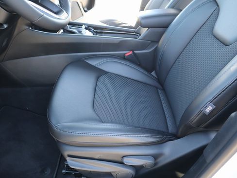 New 2026 Jeep Compass Latitude image 11