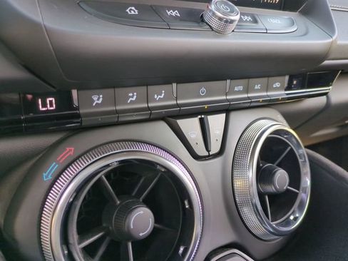 Certified 2022 Chevrolet Camaro SS RWD image 25