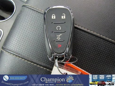 Used 2023 Chevrolet Traverse Premier w/ Redline Edition FWD image 11