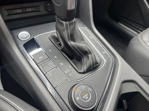 Used 2021 Volkswagen Tiguan SE R-Line AWD/4WD image 15