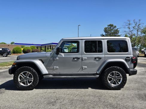 Used 2021 Jeep Wrangler Unlimited Sahara image 12