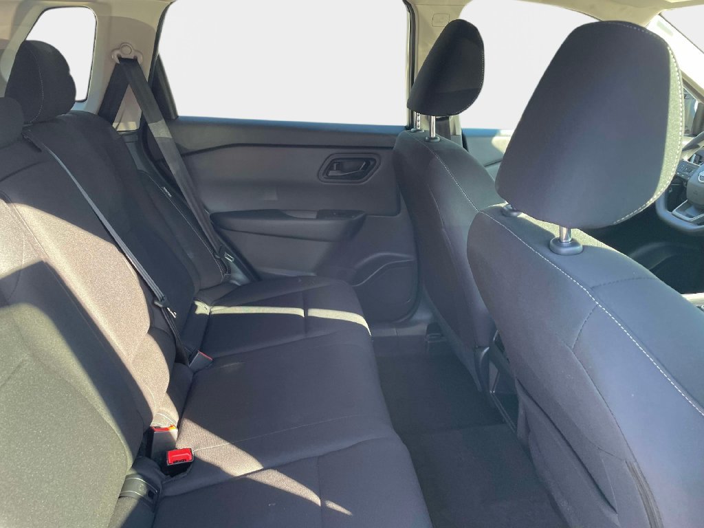 Used 2025 Nissan Rogue S AWD/4WD image 12