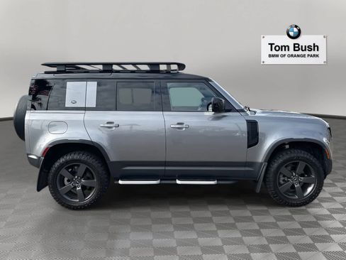 Used 2023 Land Rover Defender 110 S image 4