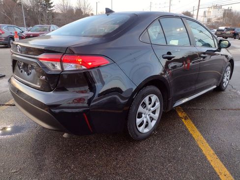 Used 2024 Toyota Corolla LE image 7