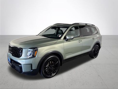 Used 2025 Kia Telluride AWD image 2