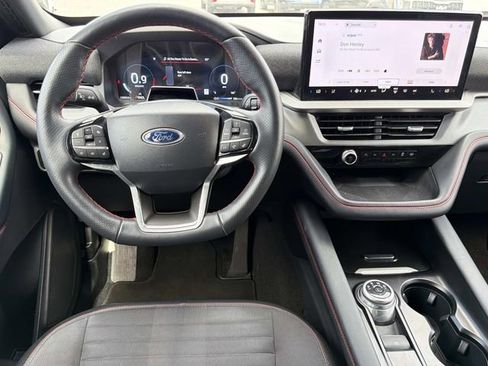 Used 2025 Ford Explorer ST-Line w/ ST-Line Street Pack AWD/4WD image 23
