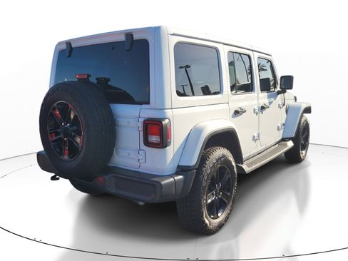 Used 2021 Jeep Wrangler Unlimited Sahara image 4