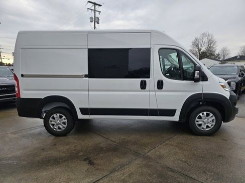 New 2025 RAM ProMaster 1500 w/ Quick Order Package 22G SLT image 4
