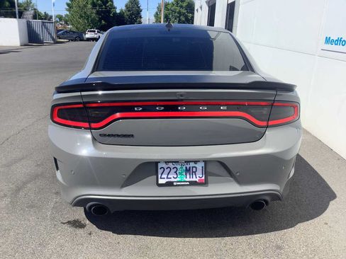 Used 2017 Dodge Charger R/T RWD image 5