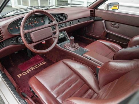 Used 1986 Porsche 944 Turbo image 11