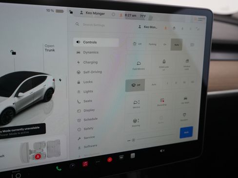 Used 2023 Tesla Model Y Long Range AWD/4WD image 24