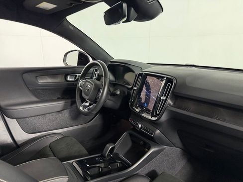 Used 2023 Volvo C40 P8 Recharge Ultimate AWD/4WD image 30