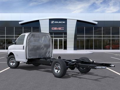 New 2025 GMC Savana 3500 w/ Power Convenience Package