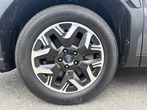 Used 2025 Subaru Forester AWD/4WD image 21