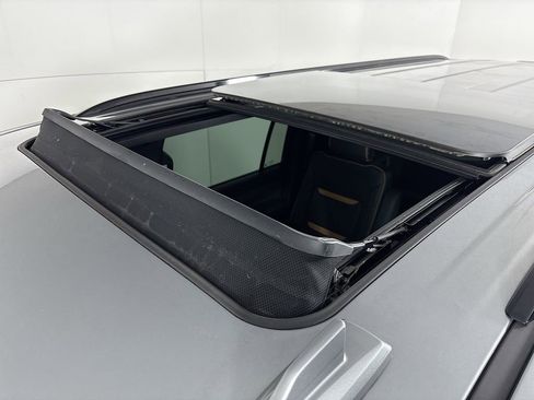 Used 2024 GMC Yukon XL AT4 w/ Technology Package image 26