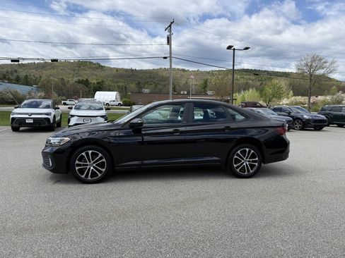 Certified 2024 Volkswagen Jetta Sport FWD image 6