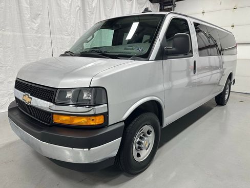 Used 2025 Chevrolet Express 3500 LT w/ LT Preferred Equipment Group image 3
