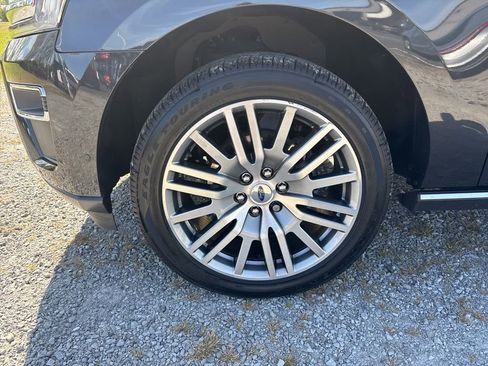 Used 2022 Ford Expedition Limited image 9