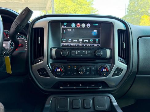 Used 2018 GMC Sierra 1500 SLT w/ SLT Premium Package AWD/4WD image 11