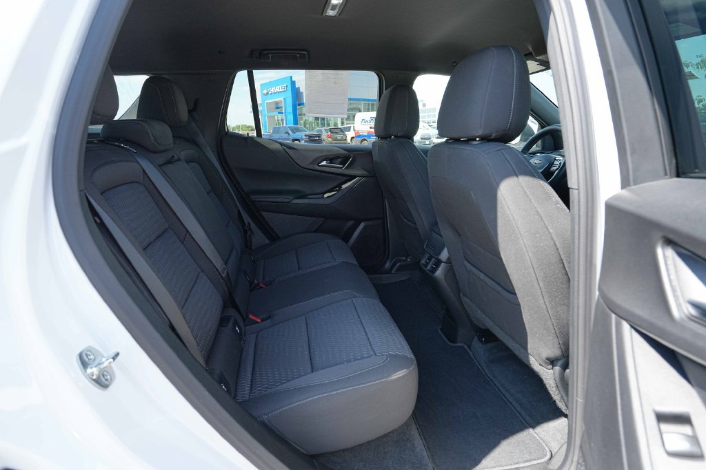 Used 2026 Chevrolet Equinox LT AWD/4WD image 25