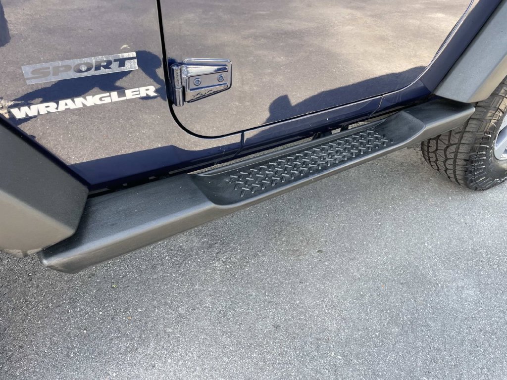 Used 2013 Jeep Wrangler Sport AWD/4WD image 13