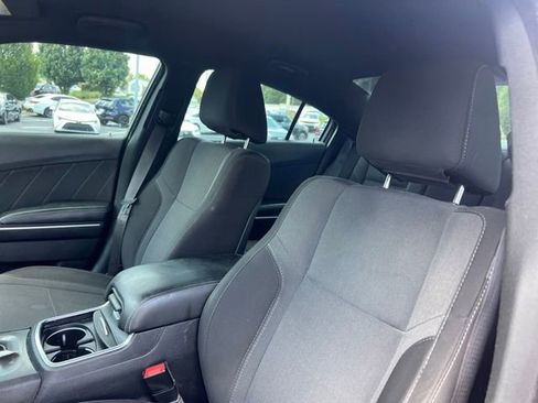 Used 2015 Dodge Charger SXT RWD image 14