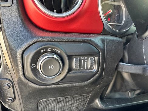 Used 2022 Jeep Wrangler Unlimited Rubicon w/ LED Lighting Group image 20