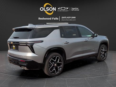 Used 2026 Chevrolet Traverse High Country w/ LPO, Floor Liner Package AWD/4WD image 5