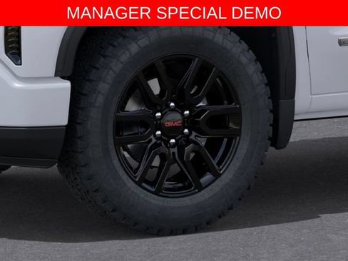 Used 2026 GMC Sierra 1500 Elevation AWD/4WD image 9