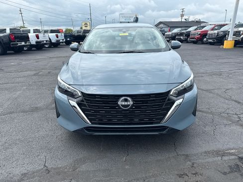 Used 2025 Nissan Sentra SV FWD image 8