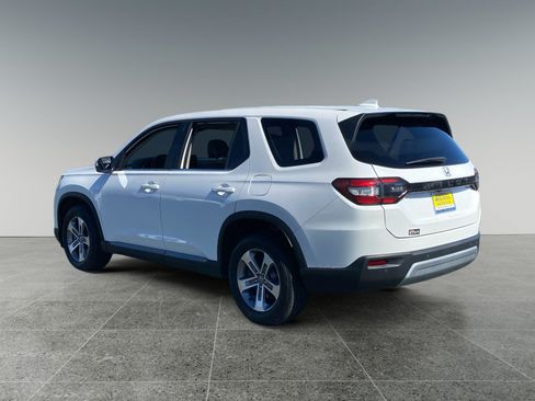 Used 2023 Honda Pilot EX-L image 3