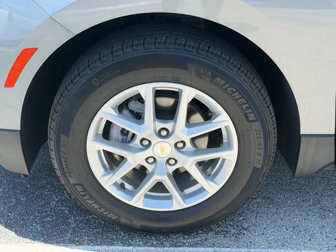 Certified 2024 Chevrolet Equinox LS w/ LS Convenience Package FWD image 19