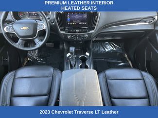 Used 2023 Chevrolet Traverse LT FWD video 2