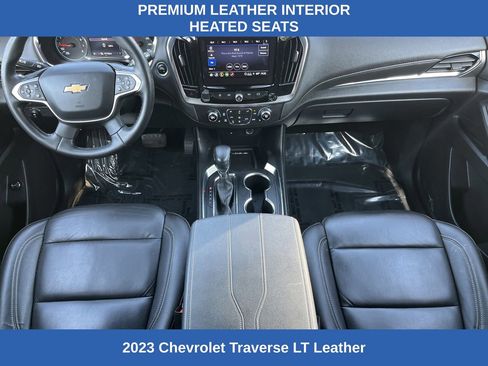 Used 2023 Chevrolet Traverse LT FWD image 2