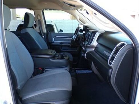 Used 2020 RAM 2500 Big Horn w/ Level 1 Equipment Group AWD/4WD image 33