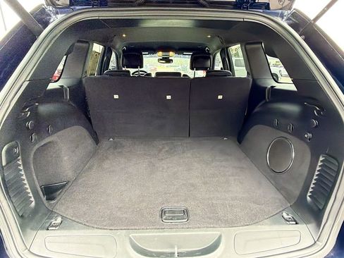 Used 2018 Jeep Grand Cherokee Laredo image 28