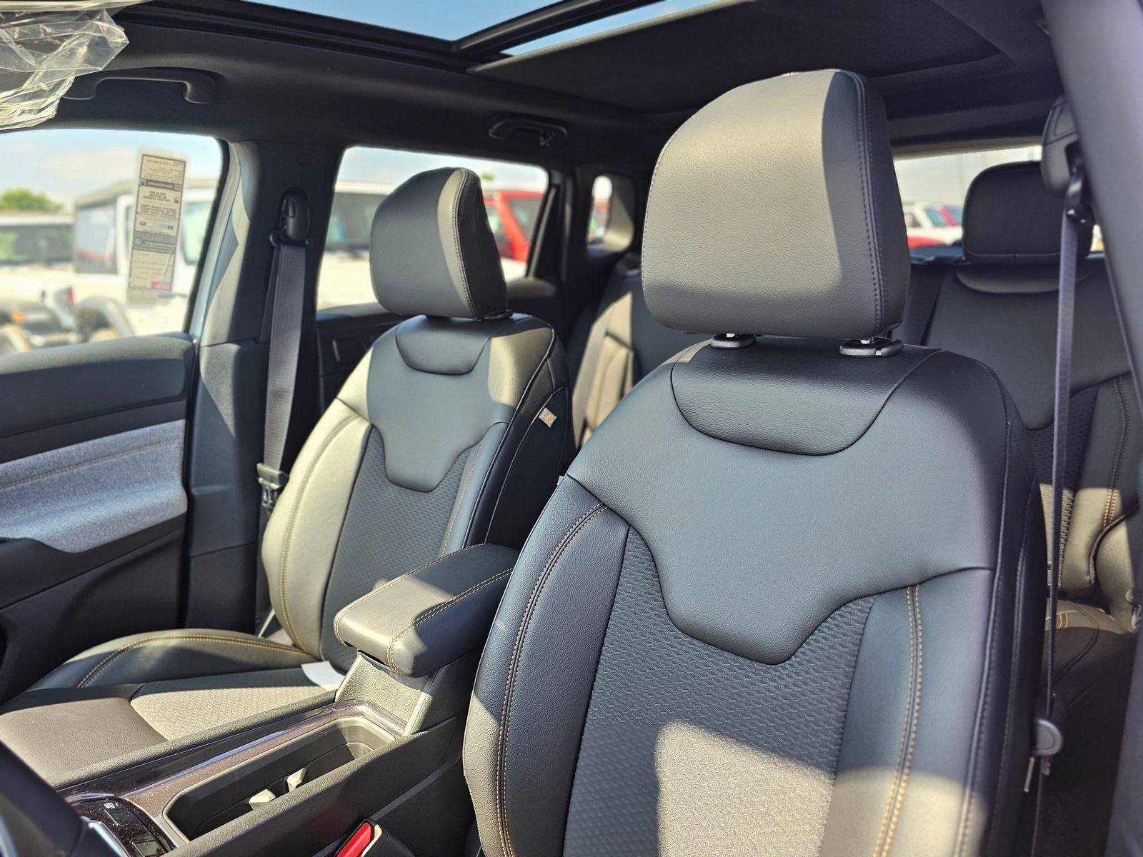 New 2026 Jeep Compass Latitude AWD/4WD image 23