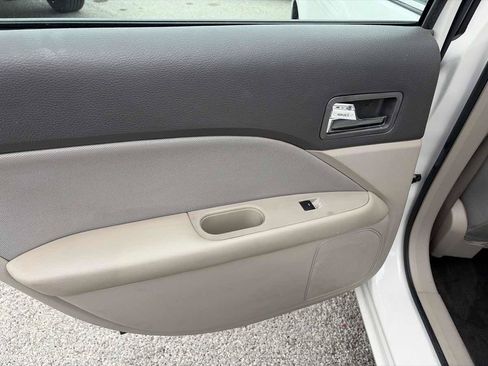 Used 2010 Ford Fusion SE FWD image 12