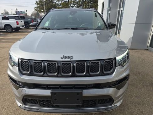 Used 2024 Jeep Compass Limited w/ High Altitude Package image 2