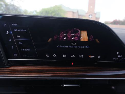 Used 2023 Cadillac Escalade ESV Premium Luxury AWD/4WD image 40