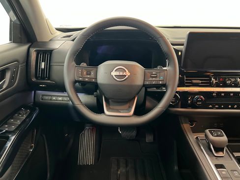 New 2026 Nissan Pathfinder Platinum AWD/4WD image 12