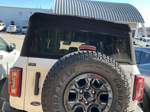 Used 2023 Ford Bronco Wildtrak image 5