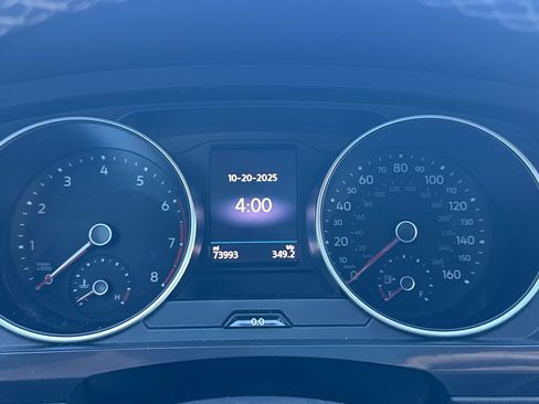 Used 2021 Volkswagen Tiguan SE w/ Panoramic Sunroof Package image 24