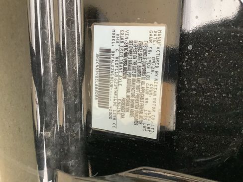 Used 2025 Nissan Versa S w/ Trunk Package image 30