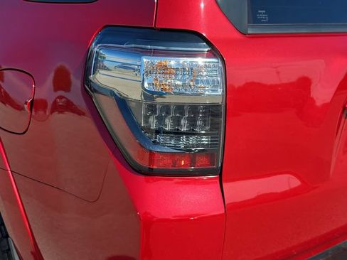 Used 2022 Toyota 4Runner SR5 Premium w/ Moonroof Package AWD/4WD image 35