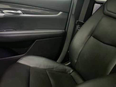 Used 2020 Cadillac XT6 Sport AWD/4WD image 11
