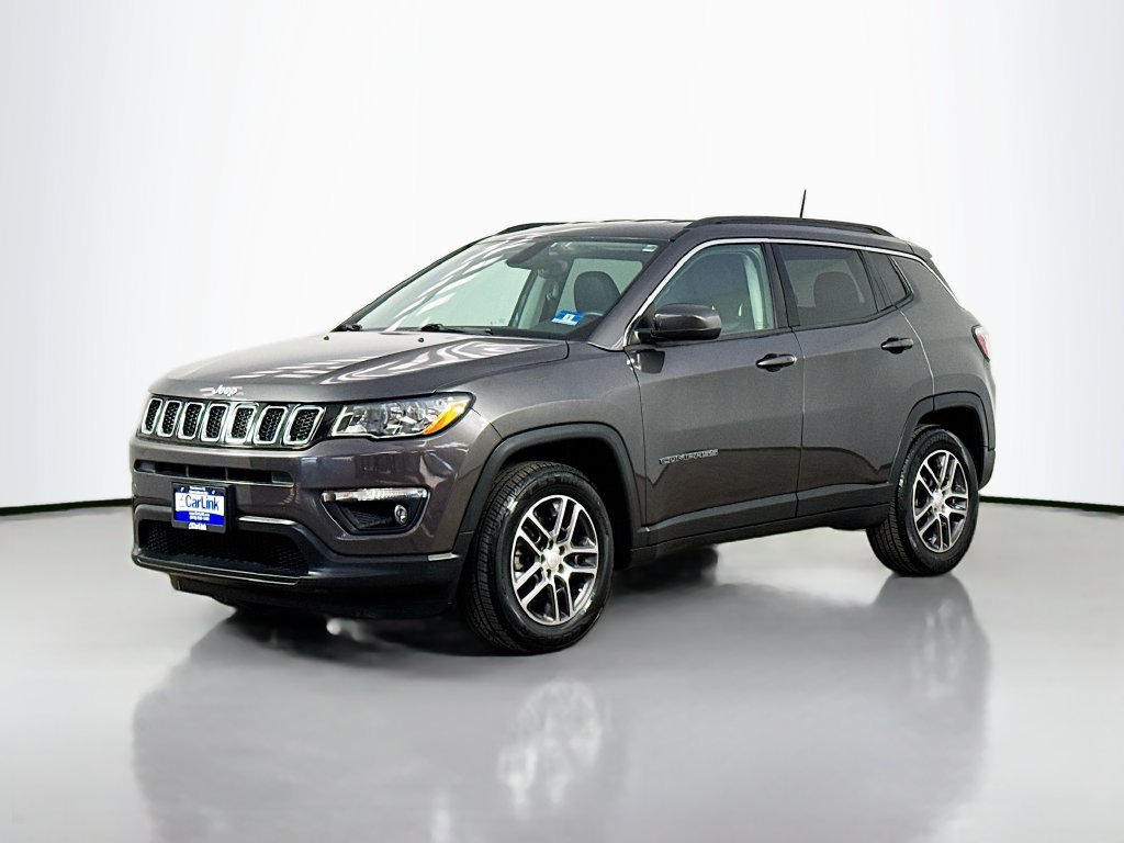 Used 2018 Jeep Compass Latitude w/ Safe & Security Group FWD image 3