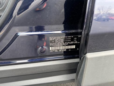 Used 2022 Toyota RAV4 XLE Premium image 25