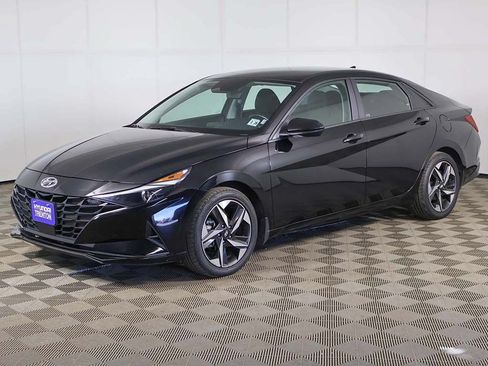 Certified 2023 Hyundai Elantra SEL w/ Convenience Package FWD image 7